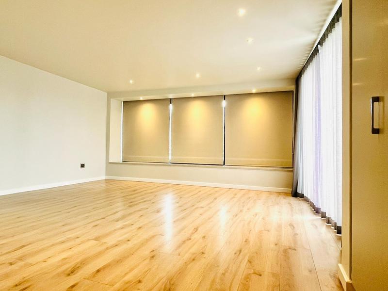 4 Bedroom Property for Sale in Constantia Western Cape